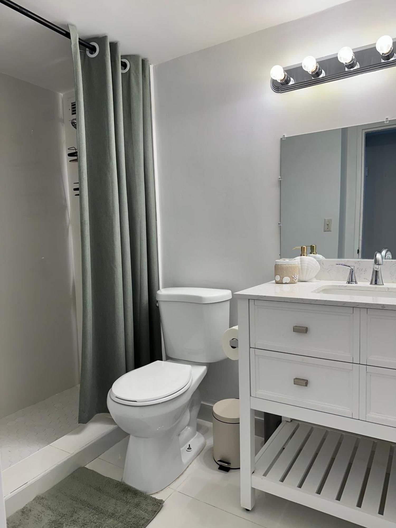 Pavilion Beach Front Apartment With Balcony Miami Beach Exterior foto